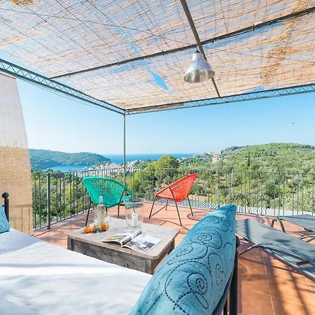 Holiday home Can Divertit